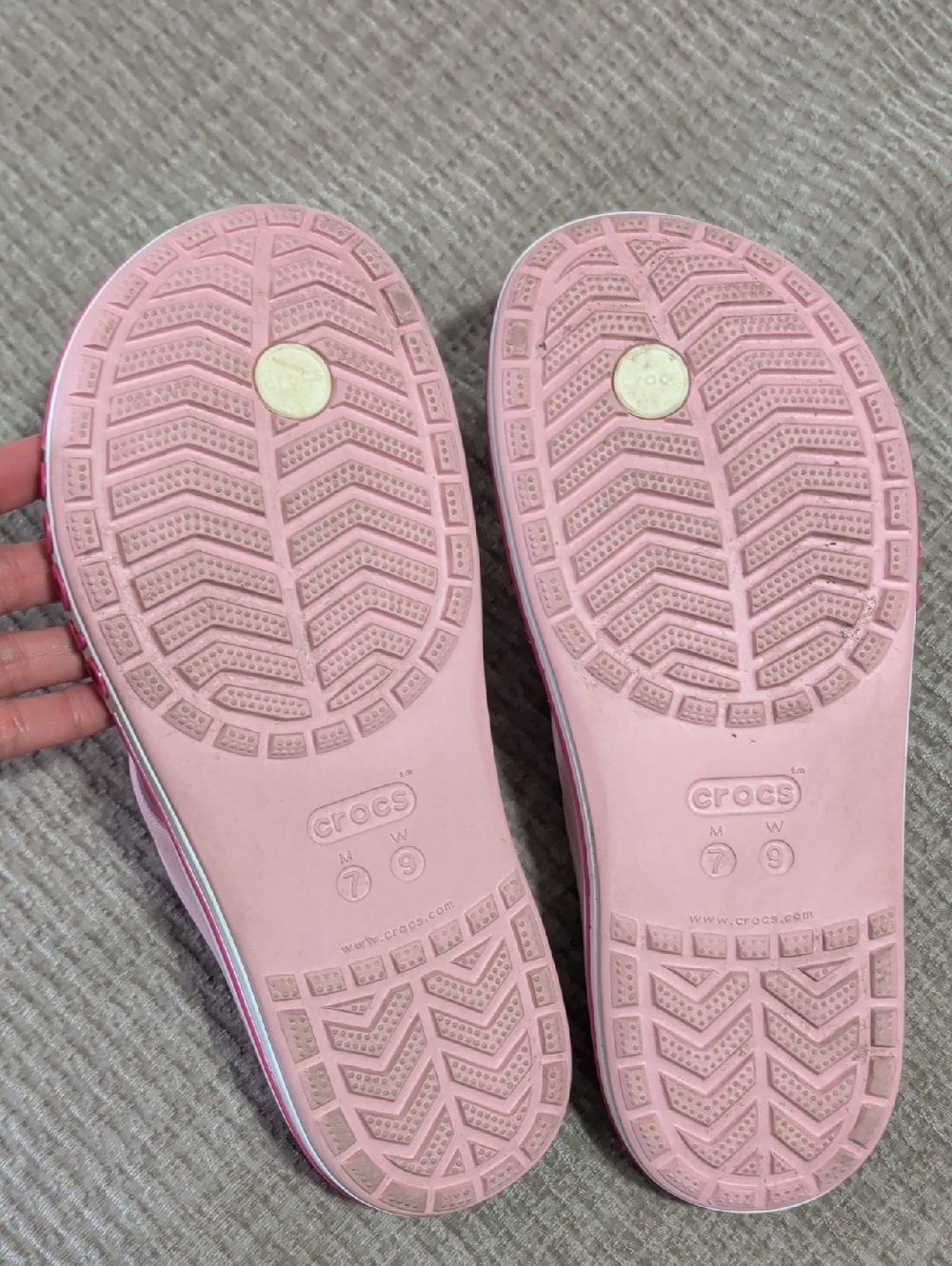 CROCS Light Pink Thong Flip Sandals - Picture 4 of 5